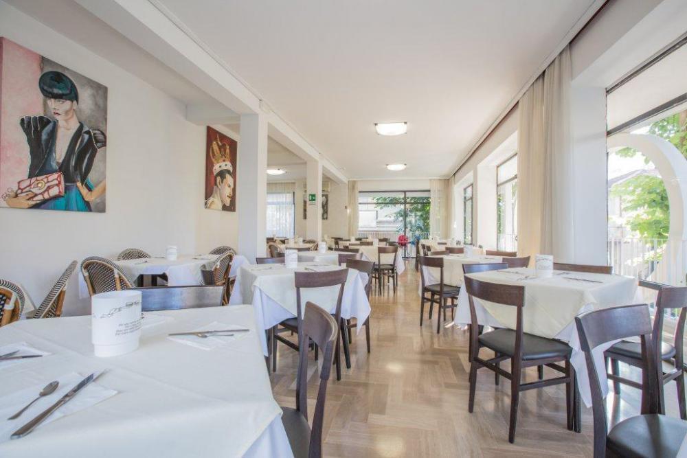 Hotel Hollywood Riccione Exteriör bild