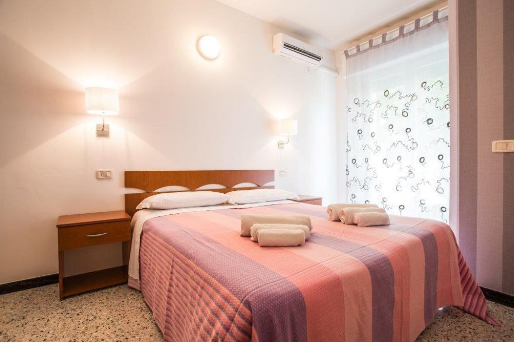 Hotel Hollywood Riccione Exteriör bild