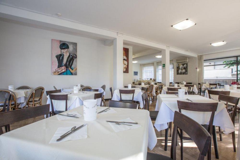 Hotel Hollywood Riccione Exteriör bild